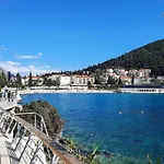 Blue Promenade Apartment *