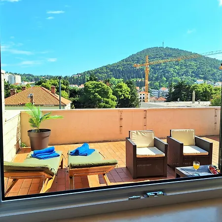 Blue Promenade Apartment
